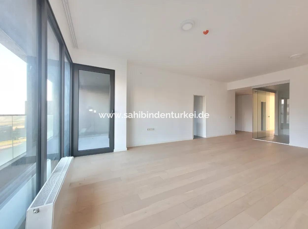 2,5+1 Mieterlose Wohnung Mit Blick Auf Die Landschaft Zum Verkauf Im İncek Loft-Komplex