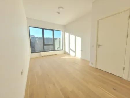 2,5+1 Mieterlose Wohnung Mit Blick Auf Die Landschaft Zum Verkauf Im İncek Loft-Komplex