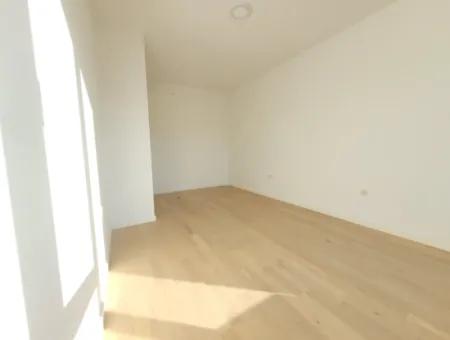 2,5+1 Mieterlose Wohnung Mit Blick Auf Die Landschaft Zum Verkauf Im İncek Loft-Komplex