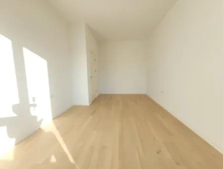 2,5+1 Mieterlose Wohnung Mit Blick Auf Die Landschaft Zum Verkauf Im İncek Loft-Komplex