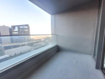 2,5+1 Mieterlose Wohnung Mit Blick Auf Die Landschaft Zum Verkauf Im İncek Loft-Komplex