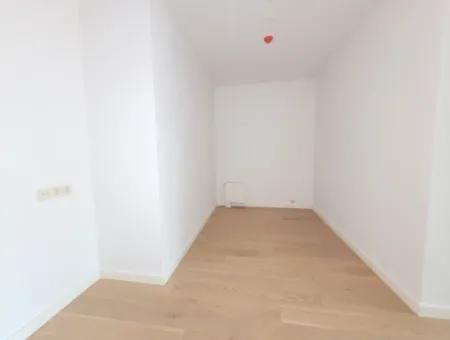 2,5+1 Mieterlose Wohnung Mit Blick Auf Die Landschaft Zum Verkauf Im İncek Loft-Komplex