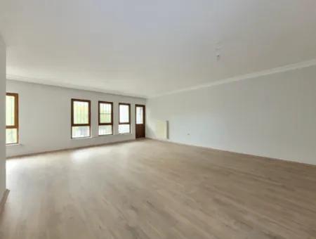 150 M² 4+1 Wohnung Zum Verkauf Im Zentrum Von Umitkoy