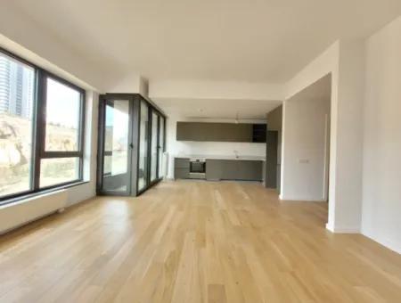 Leerstehendes İncek Loft Zum Verkauf 2+1 Maisonette-Wohnung Mit Stadtblick Im 1. Stock