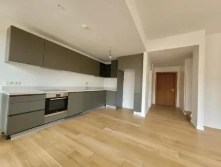 Leerstehendes İncek Loft Zum Verkauf 2+1 Maisonette-Wohnung Mit Stadtblick Im 1. Stock