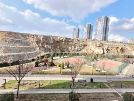 Leerstehendes İncek Loft Zum Verkauf 2+1 Maisonette-Wohnung Mit Stadtblick Im 1. Stock