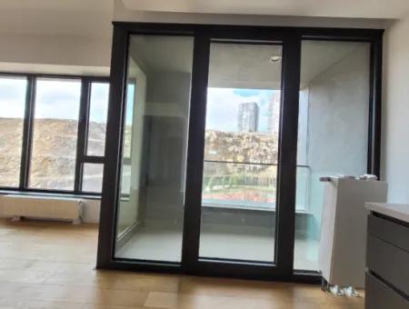 Leerstehendes İncek Loft Zum Verkauf 2+1 Maisonette-Wohnung Mit Stadtblick Im 1. Stock