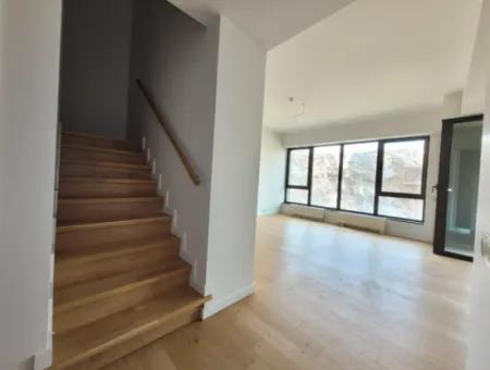 Leerstehendes İncek Loft Zum Verkauf 2+1 Maisonette-Wohnung Mit Stadtblick Im 1. Stock