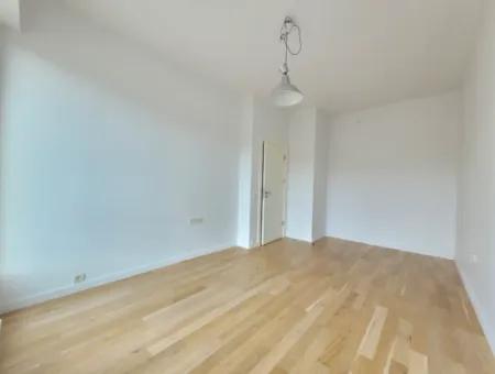 Leerstehendes İncek Loft Zum Verkauf 2+1 Maisonette-Wohnung Mit Stadtblick Im 1. Stock