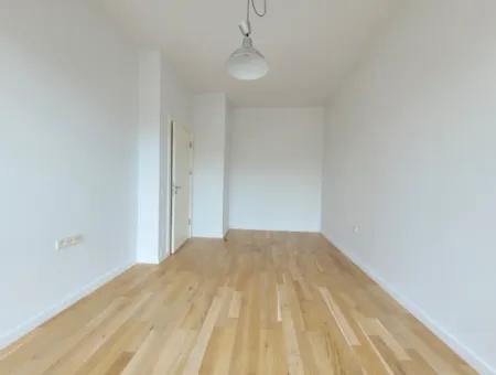 Leerstehendes İncek Loft Zum Verkauf 2+1 Maisonette-Wohnung Mit Stadtblick Im 1. Stock