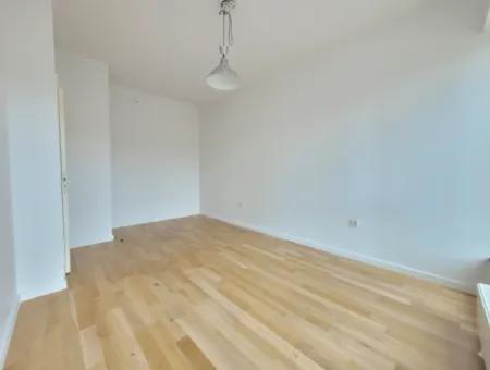 Leerstehendes İncek Loft Zum Verkauf 2+1 Maisonette-Wohnung Mit Stadtblick Im 1. Stock