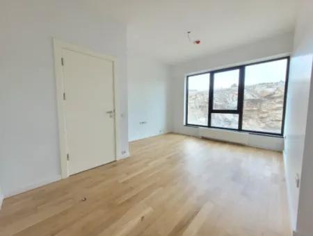 Leerstehendes İncek Loft Zum Verkauf 2+1 Maisonette-Wohnung Mit Stadtblick Im 1. Stock