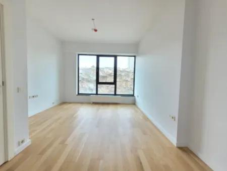 Leerstehendes İncek Loft Zum Verkauf 2+1 Maisonette-Wohnung Mit Stadtblick Im 1. Stock