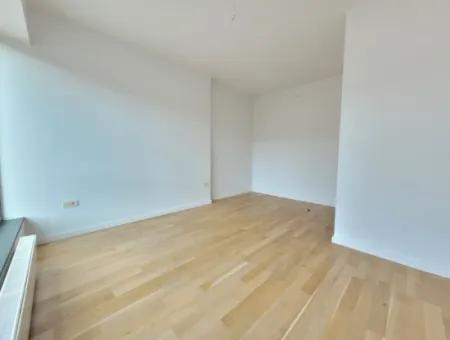 Leerstehendes İncek Loft Zum Verkauf 2+1 Maisonette-Wohnung Mit Stadtblick Im 1. Stock