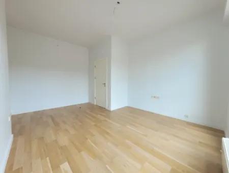 Leerstehendes İncek Loft Zum Verkauf 2+1 Maisonette-Wohnung Mit Stadtblick Im 1. Stock