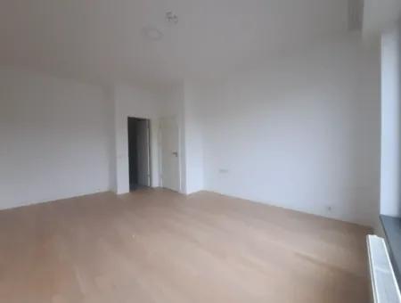 2,5+1 Mieterlose Wohnung Mit Blick Auf Die Landschaft Zum Verkauf Im İncek Loft-Komplex