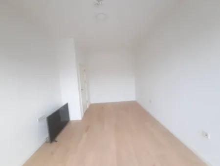 2,5+1 Mieterlose Wohnung Mit Blick Auf Die Landschaft Zum Verkauf Im İncek Loft-Komplex