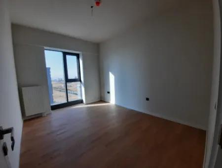 4+1 Mieterlose Wohnung Im 18. Stock Zum Verkauf Im Loft-Komplex Beytepe İncek Bulvar