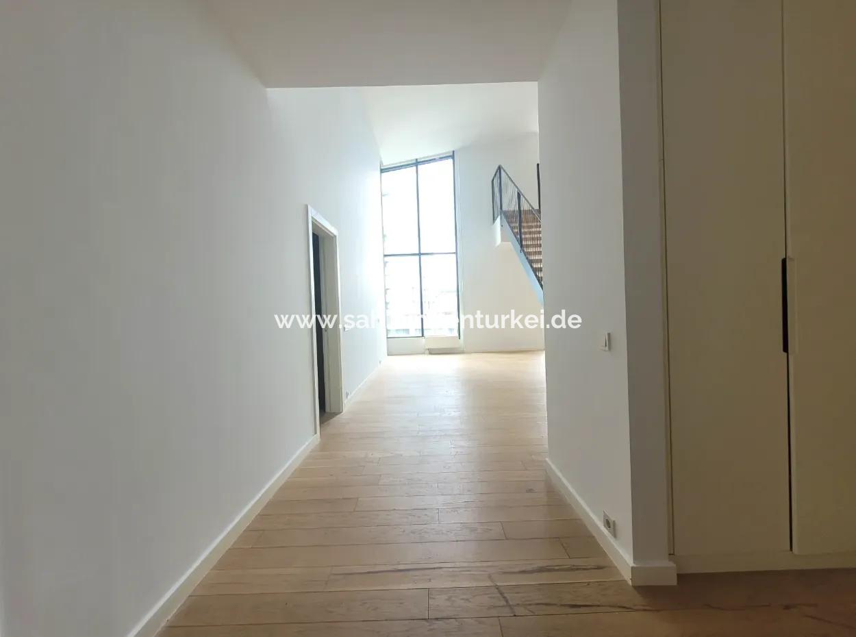 5,5+1 Duplex 5Th Floor Tenantless Apartment With Landscape View For Sale In İncek Loft Complex