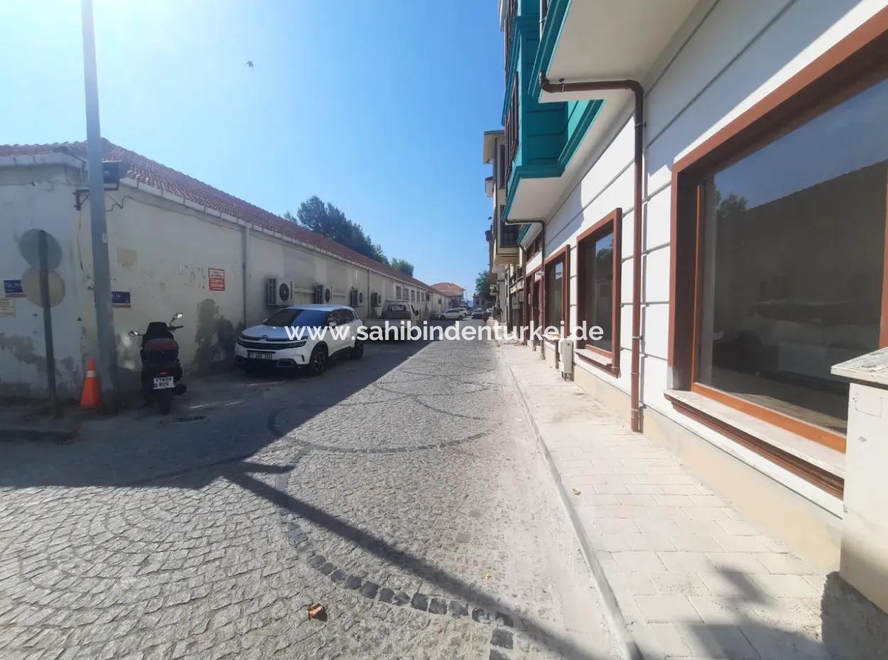 80 M² Chimney Shop For Rent In Çanakkale Bazaar