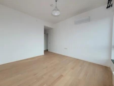 İncek Loft For Rent 2+1 85 M² 4Th Floor Mogan Facade Apartment