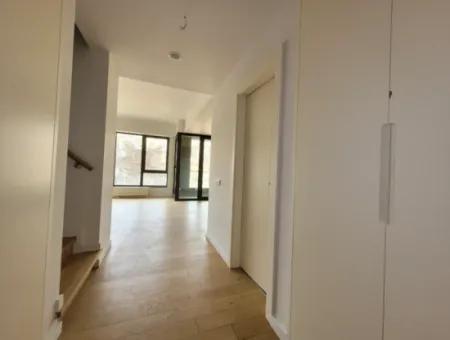 Vacant İncek Loft For Sale 2+1 Duplex City View 1St Floor Apartment