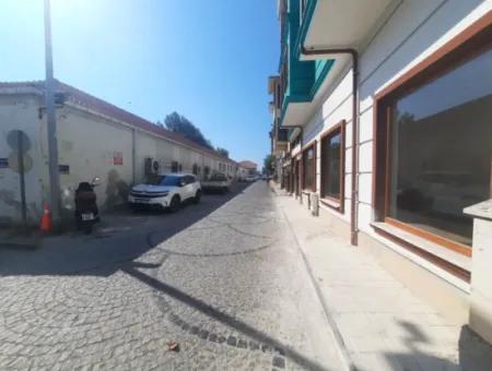 80 M² Chimney Shop For Rent In Çanakkale Bazaar