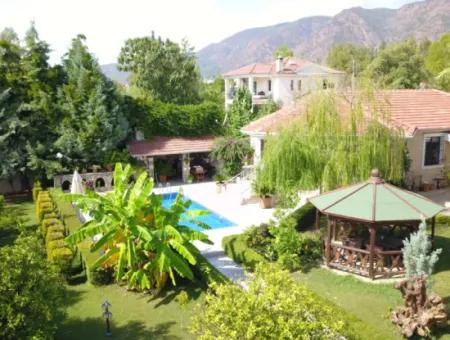 Luxury Villa With Pool In 1458 M² Land For Sale In Köyceğiz