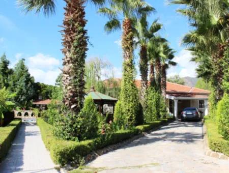 Luxury Villa With Pool In 1458 M² Land For Sale In Köyceğiz