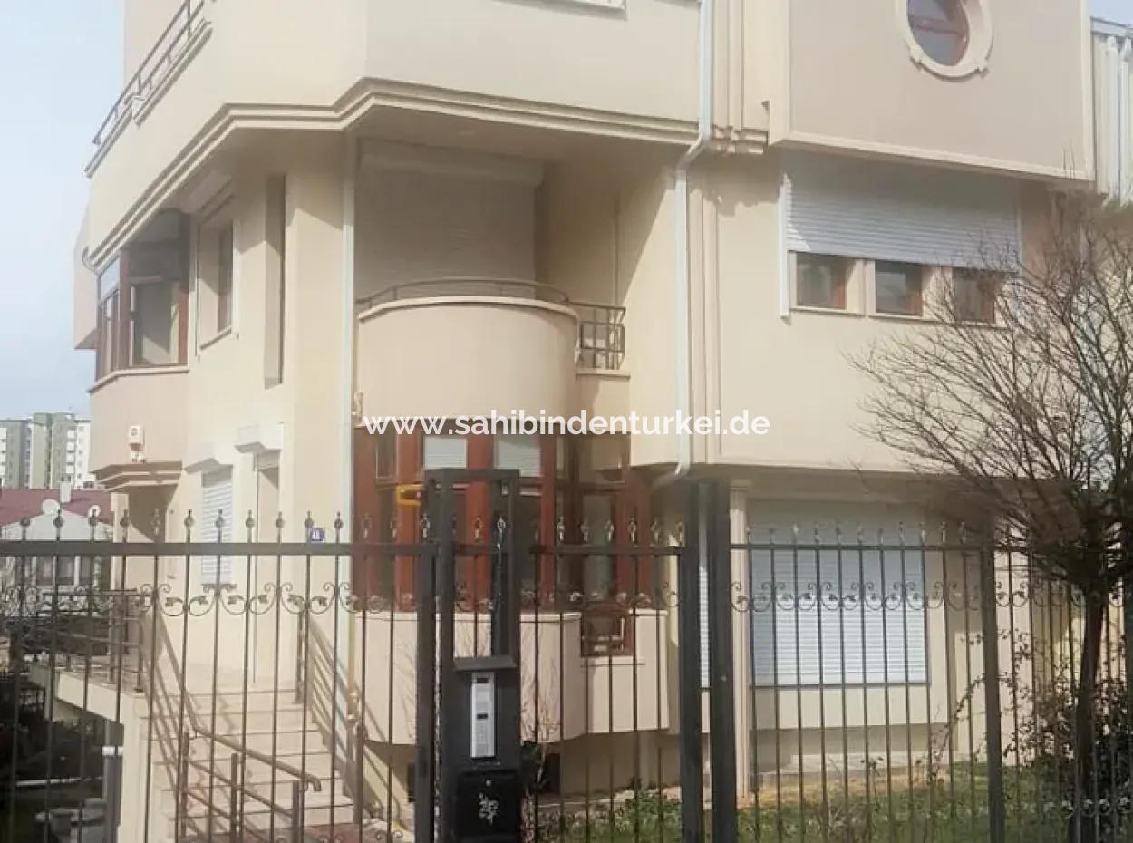 Bilkent 3 Ufuk Sitesi Yanında Oryap Sitesinde Satılık Lüks Asansörlü 7+1 Villa