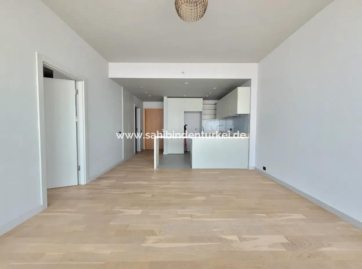 İncek Loft Kiralık  1+1 Şehir Manzaralı 20.Kat Daire