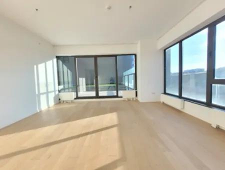 İncek Loft Satılık Teraslı  3+1 Şehir Manzaralı 3.Kat Daire