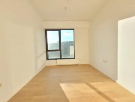 İncek Loft Satılık Teraslı  3+1 Şehir Manzaralı 3.Kat Daire