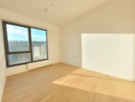 İncek Loft Satılık Teraslı  3+1 Şehir Manzaralı 3.Kat Daire