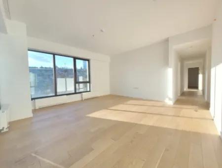 İncek Loft Satılık Teraslı  3+1 Şehir Manzaralı 3.Kat Daire