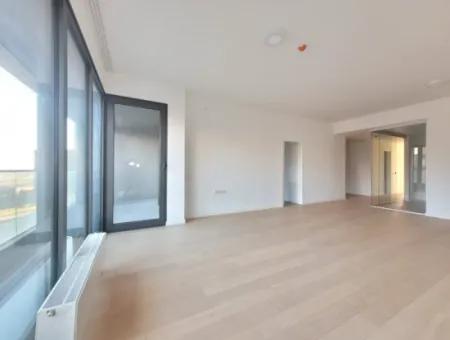 İncek Loft Satılık 2,5+1 Peyzaj Manzaralı 1.Kat Daire