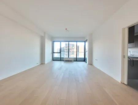 İncek Loft Satılık 2,5+1 Peyzaj Manzaralı 1.Kat Daire