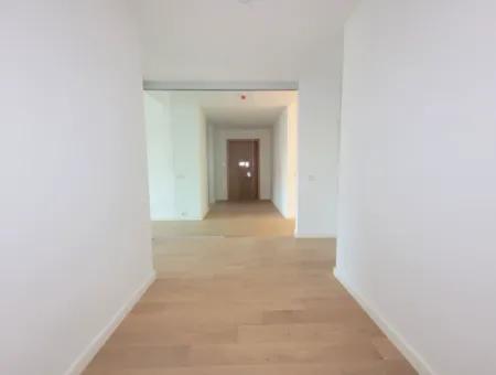 İncek Loft Satılık 2,5+1 Peyzaj Manzaralı 1.Kat Daire