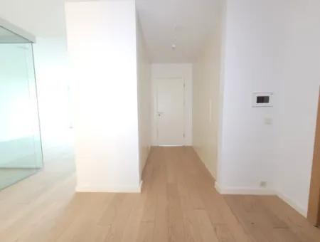 İncek Loft Satılık 2,5+1 Peyzaj Manzaralı Kiracısız 1.Kat Daire