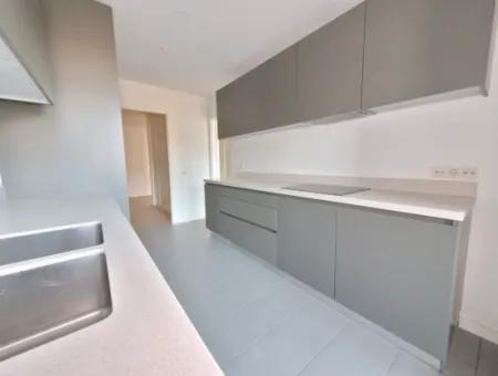 İncek Loft Satılık 2,5+1 Peyzaj Manzaralı Kiracısız 1.Kat Daire