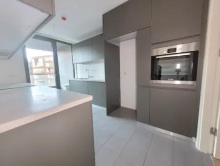 İncek Loft Satılık 2,5+1 Peyzaj Manzaralı 1.Kat Daire