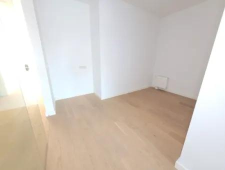 İncek Loft Satılık 2,5+1 Peyzaj Manzaralı Kiracısız 1.Kat Daire