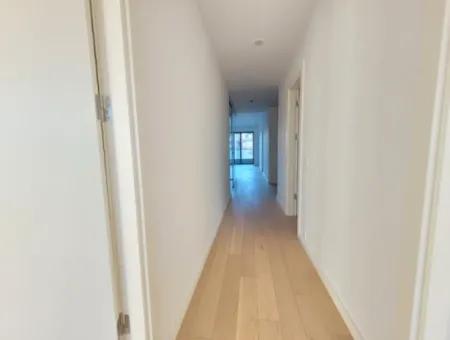 İncek Loft Satılık 2,5+1 Peyzaj Manzaralı Kiracısız 1.Kat Daire