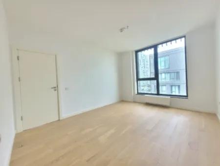 İncek Loft Satılık  5,5+1 Dubleks Peysaj Manzaralı 5.Kat Kiracısız Daire