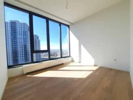 İncek Loft Satılık  4+1  Göl Manzaralı Kiracısız 20.Kat Daire