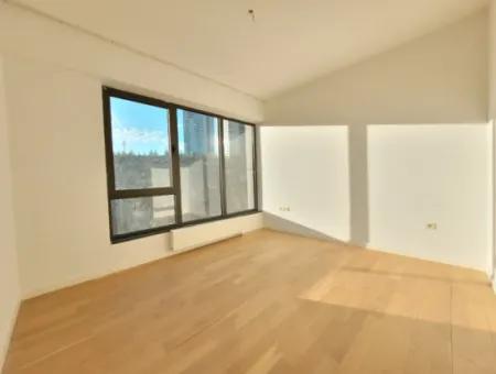 İncek Loft Satılık Teraslı  3+1 Şehir Manzaralı 4.Kat Daire