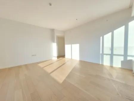 İncek Loft Satılık Teraslı  3+1 Şehir Manzaralı 4.Kat Daire