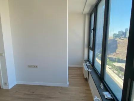 İncek Loft Satılık  Teraslı 4+1  Peyzaj Manzaralı 137 M² 4.Kat Daire