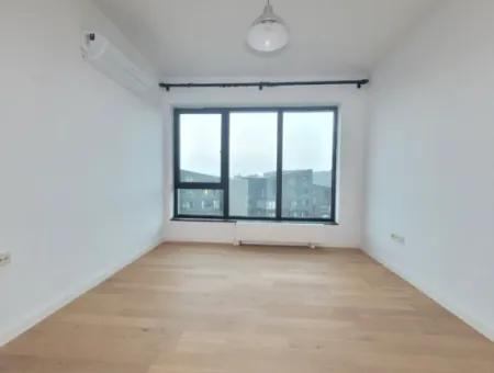 İncek Loft  Kiralık 2+1 85 M² 4.Kat Mogan Cephe Daire