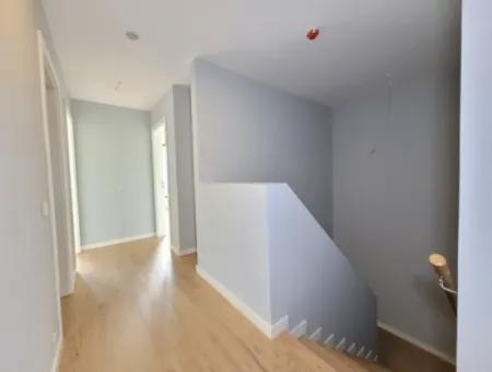 İncek Loft Satılık 3+1 Bahçe Dubleksi Peysaj Manzaralı Daire